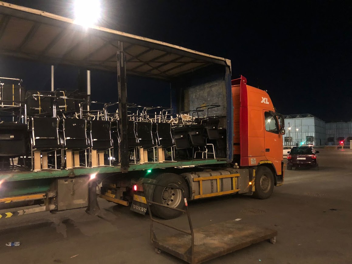 Available Curtain Trucks and Refrigrator Trucks to Delivery goods from Syria to Saudi Arabia